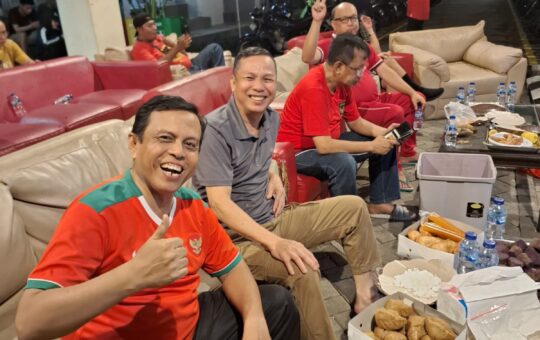 Darmawel Azwar SH.MH, ditengah kesreruan Nobar